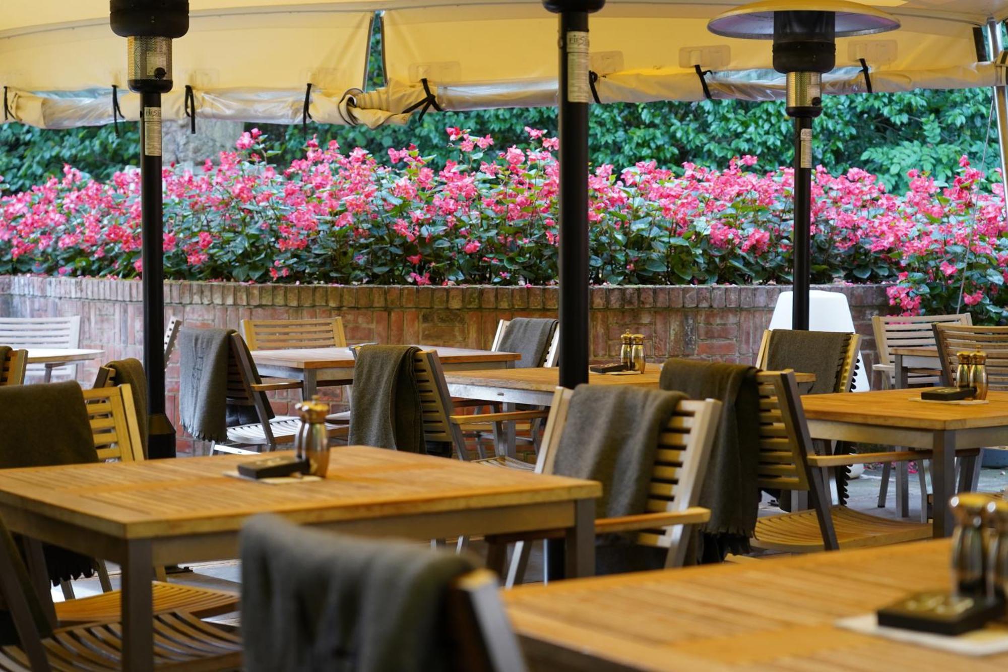 Milsoms Hotel Дедъм Екстериор снимка
